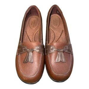Clarks Women's Tan Leather Loafers